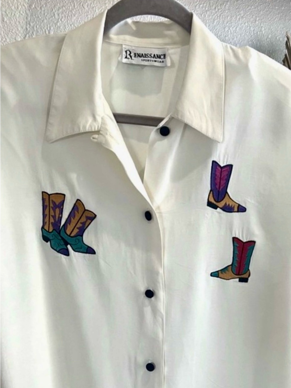 VTG!!Renaissance Sportswear Western Shirt With Embroidered Cowboy Boots.